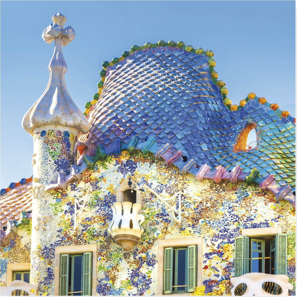 surréaliste catalan 4 lettres